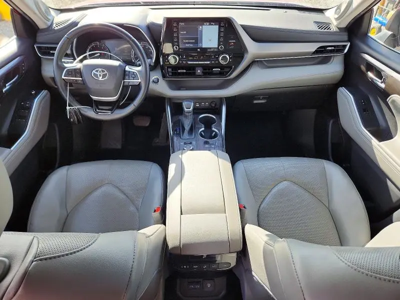2022 TOYOTA HIGHLANDER LIMITED  