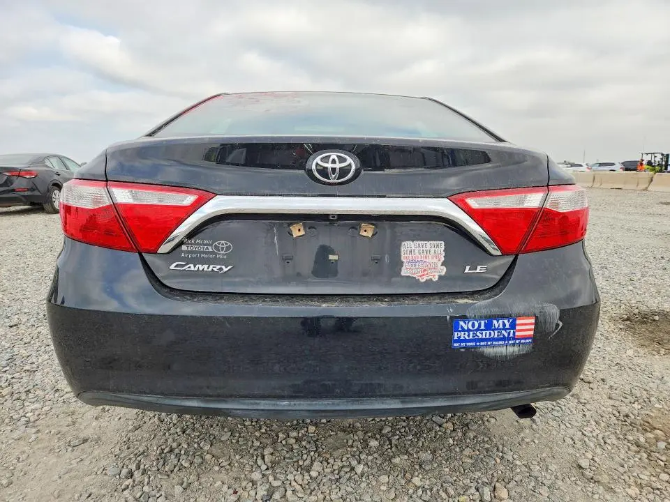 2016 TOYOTA CAMRY LE  