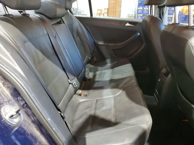 2012 VOLKSWAGEN JETTA SE  