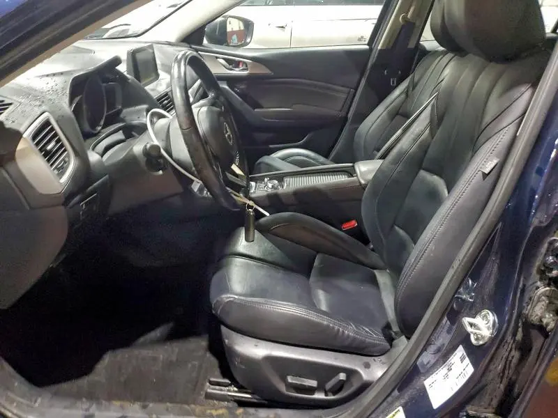 2018 MAZDA 3 TOURING  