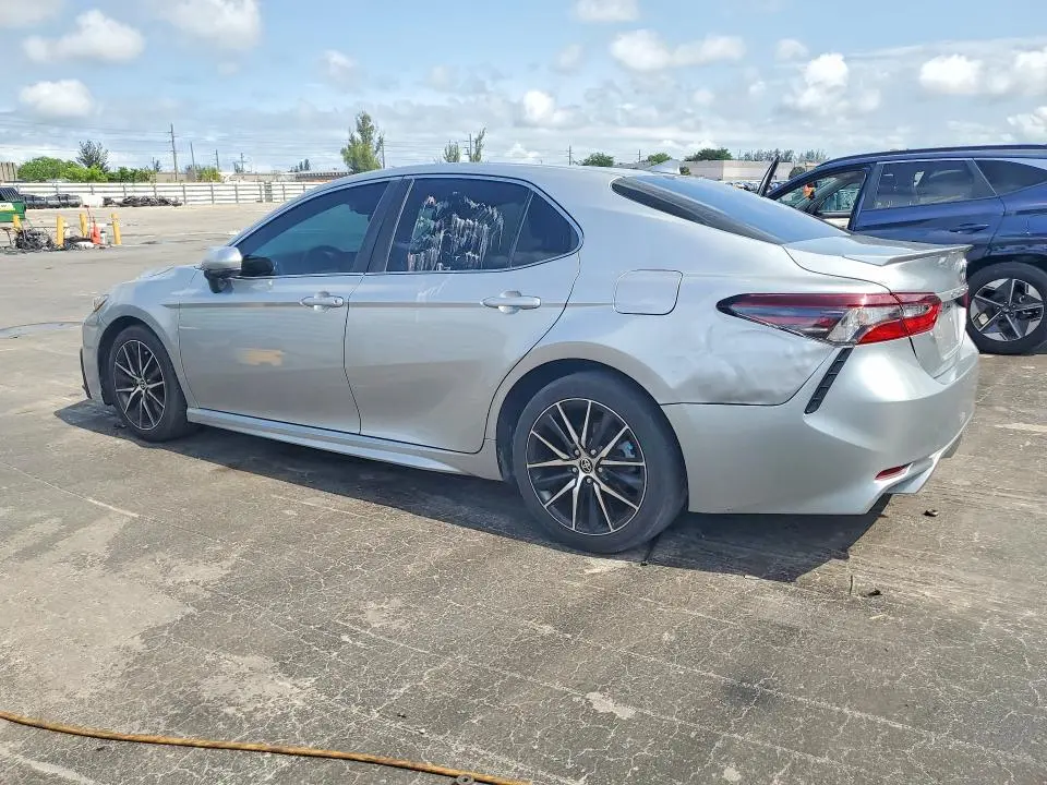 2021 TOYOTA CAMRY SE  