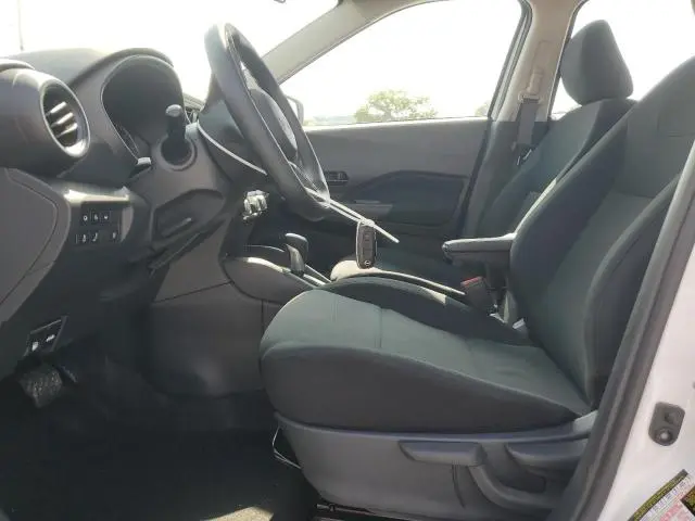 2024 NISSAN KICKS S  