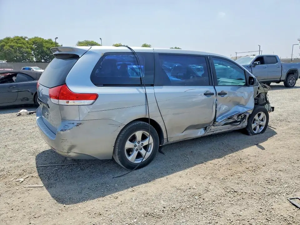 2011 TOYOTA SIENNA BASE 7-PASSENGER  