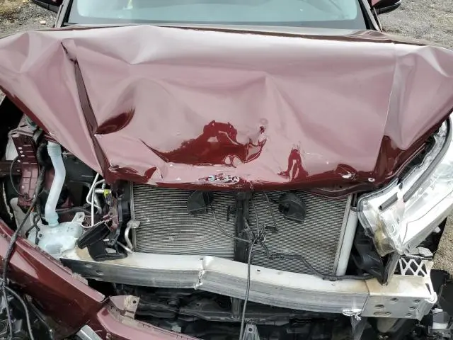 2019 TOYOTA HIGHLANDER SE  