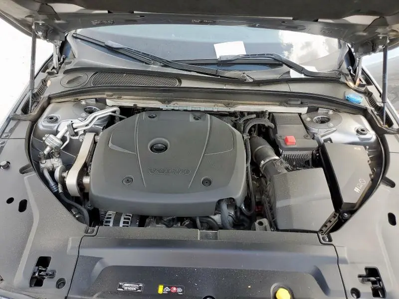 2018 VOLVO S90 T5 MOMENTUM  