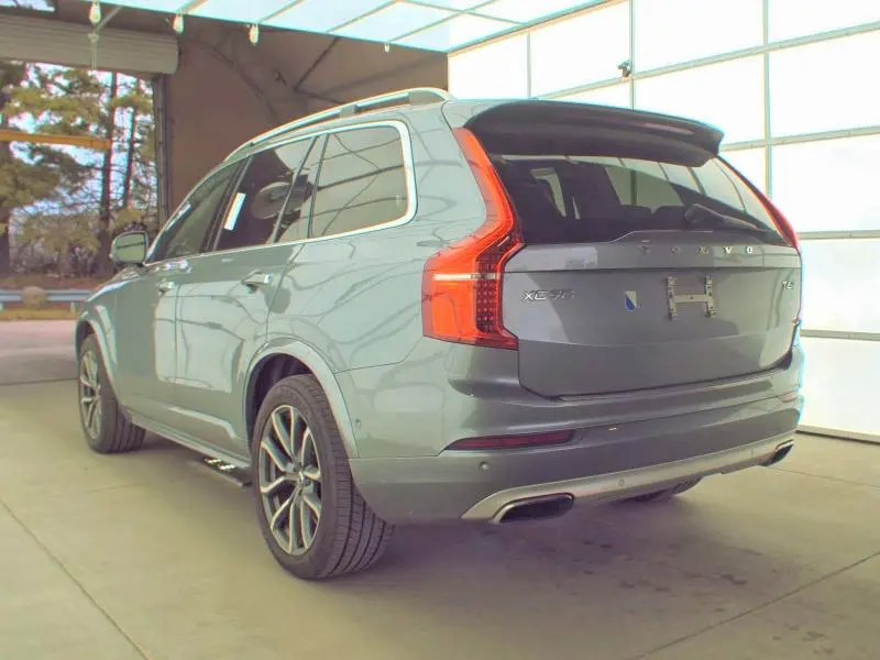 2017 VOLVO XC90 T6  