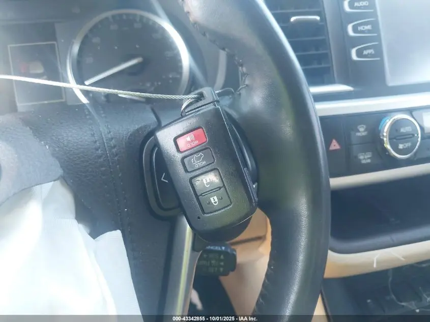 2019 TOYOTA HIGHLANDER XLE