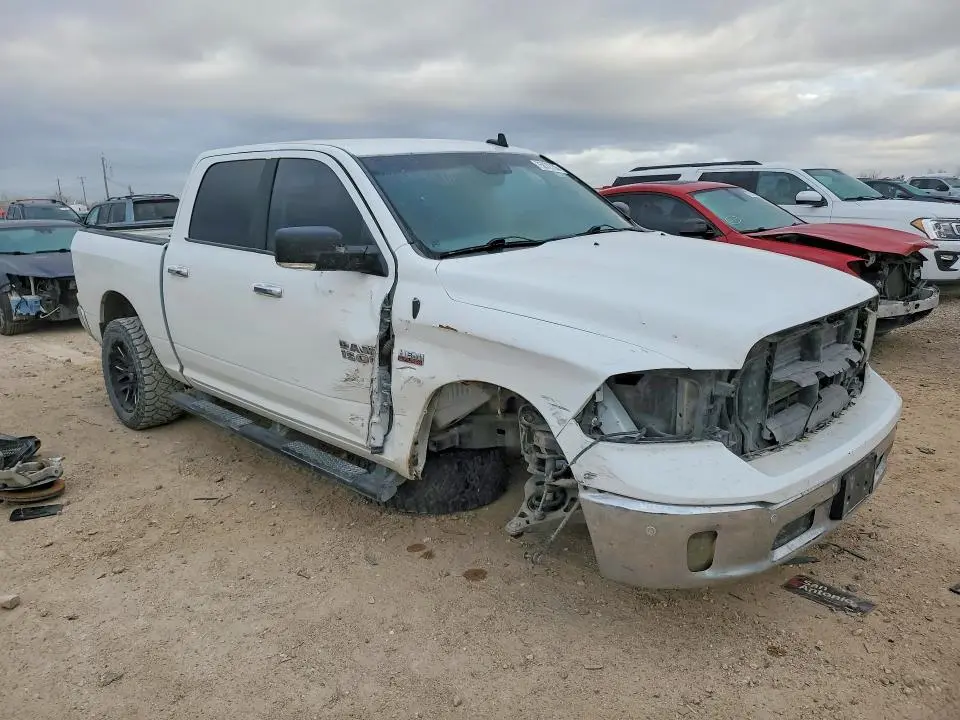 2017 RAM 1500 SLT  