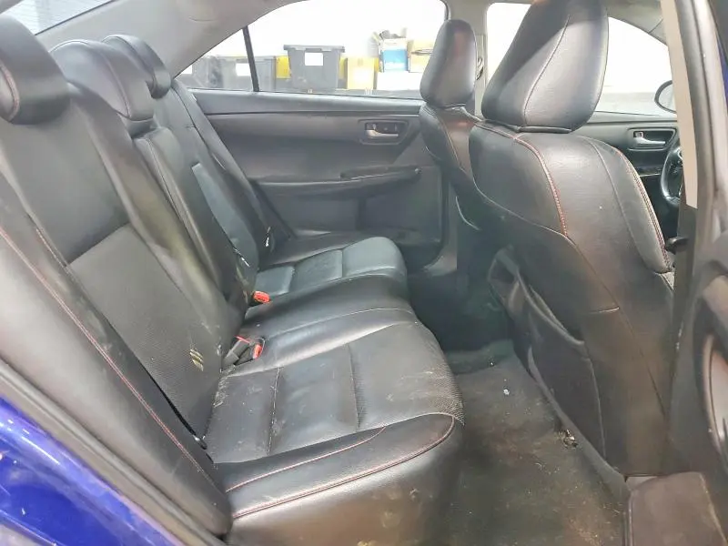 2016 TOYOTA CAMRY SE  