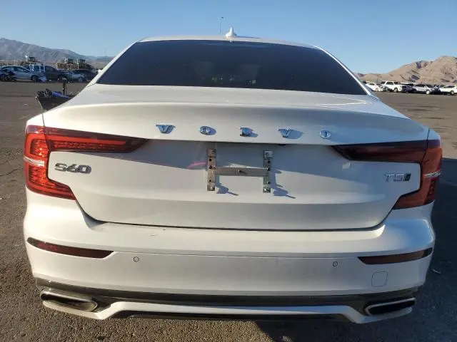 2021 VOLVO S60 T5 MOMENTUM  