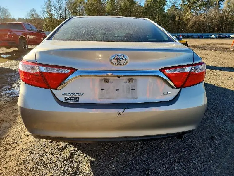 2015 TOYOTA CAMRY LE  
