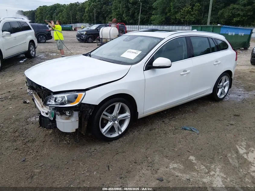 2016 VOLVO V60 T5 PLATINUM
