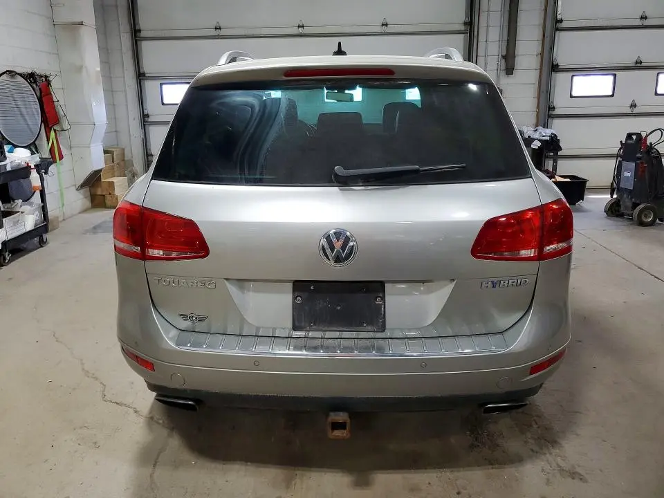 2011 VOLKSWAGEN TOUAREG HYBRID  