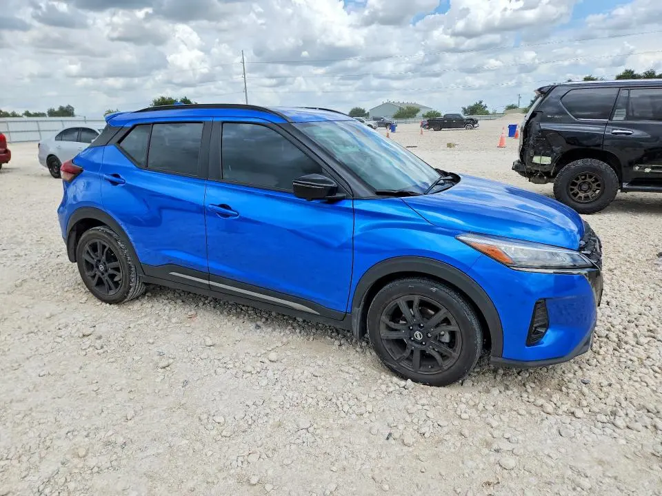 2021 NISSAN KICKS SR  