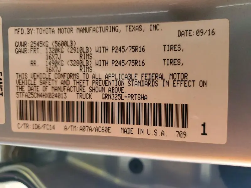 2017 TOYOTA TACOMA SR5 V6  