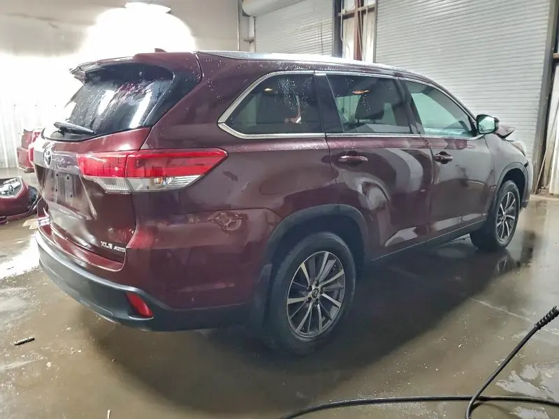 2019 TOYOTA HIGHLANDER XLE  