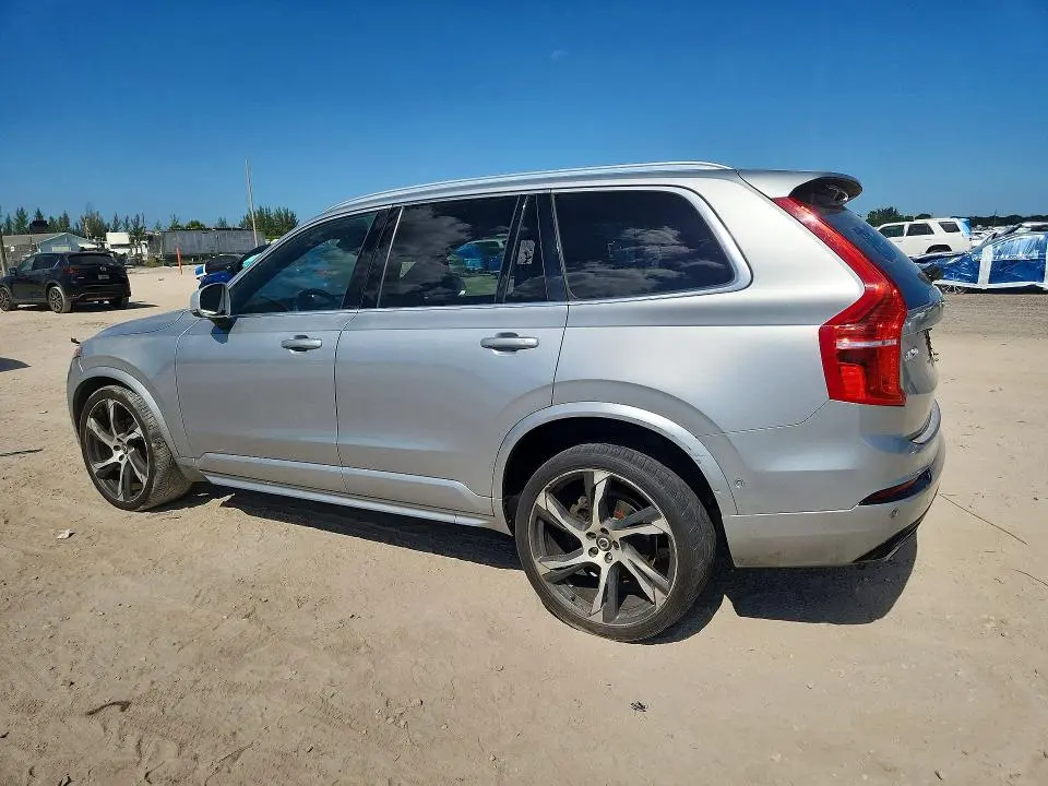 2017 VOLVO XC90 T6  