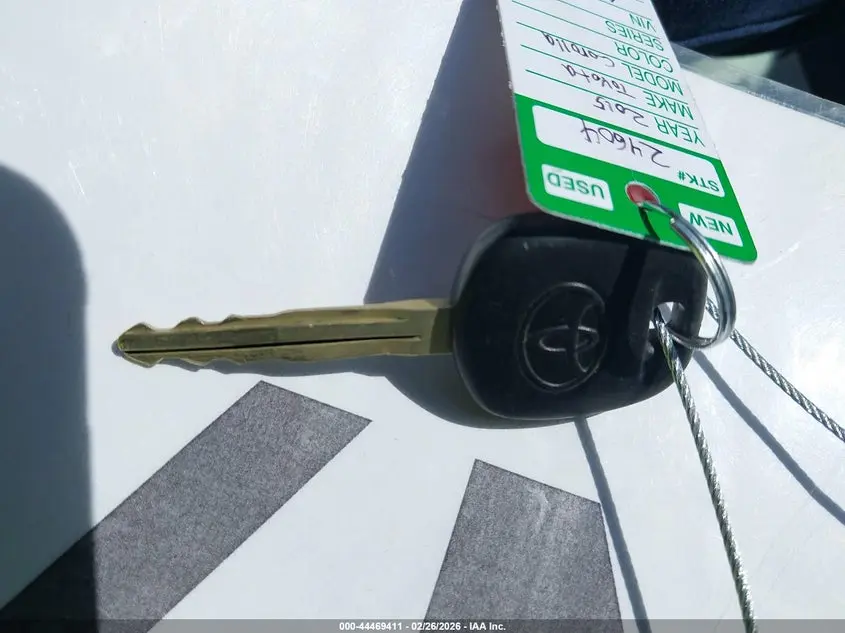 2015 TOYOTA COROLLA LE PLUS