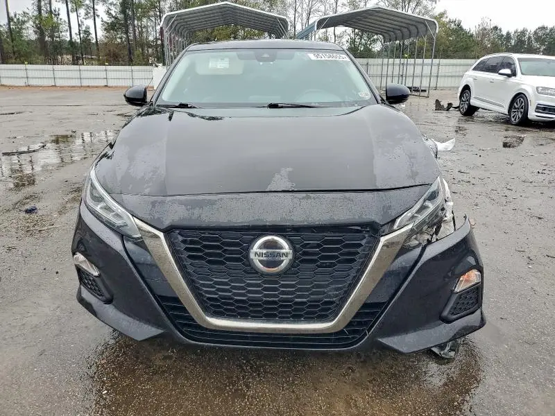 2021 NISSAN ALTIMA SR  