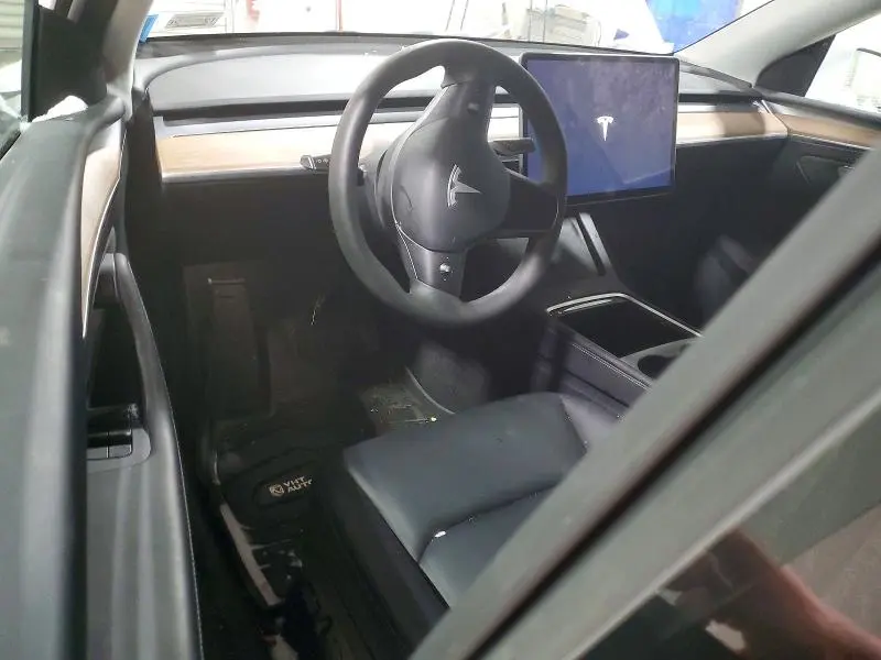 2025 TESLA MODEL Y   