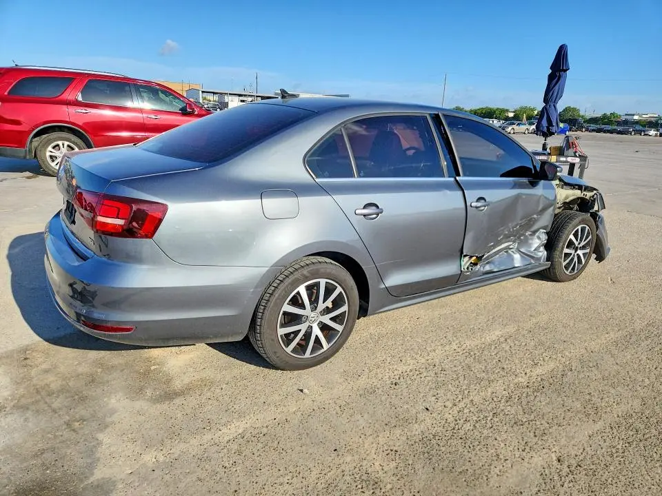 2017 VOLKSWAGEN JETTA SE  