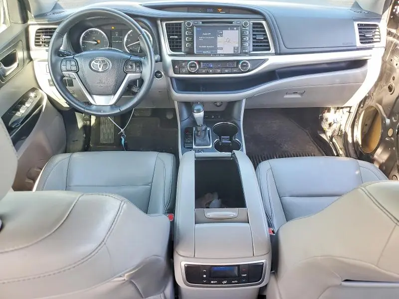 2016 TOYOTA HIGHLANDER XLE  