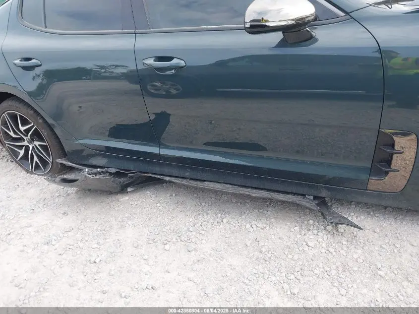 2022 KIA STINGER GT-LINE