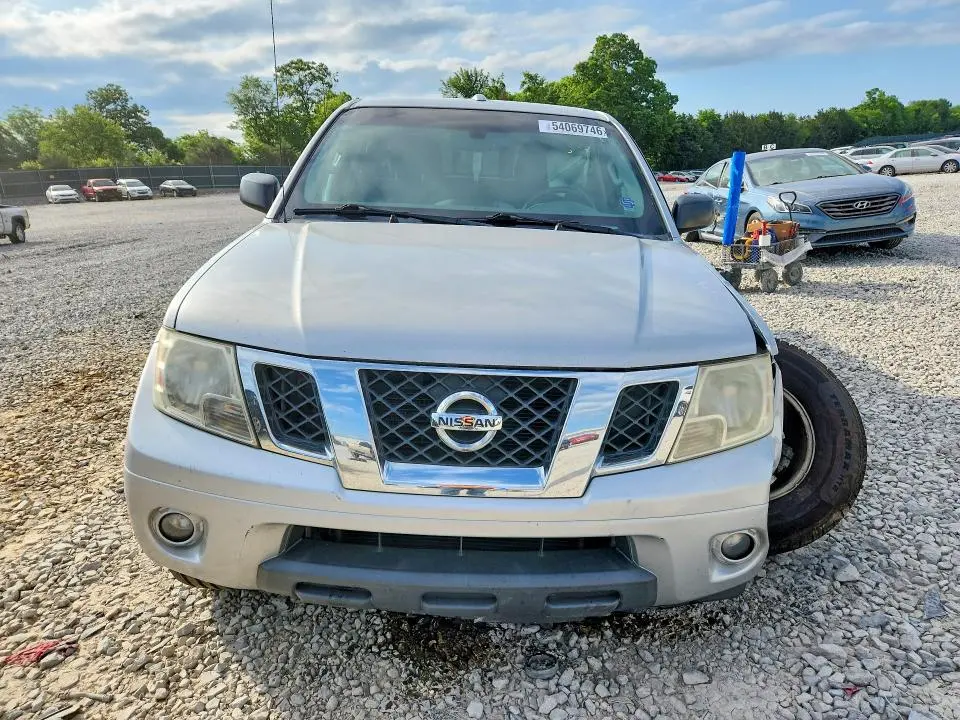 2016 NISSAN FRONTIER SV  