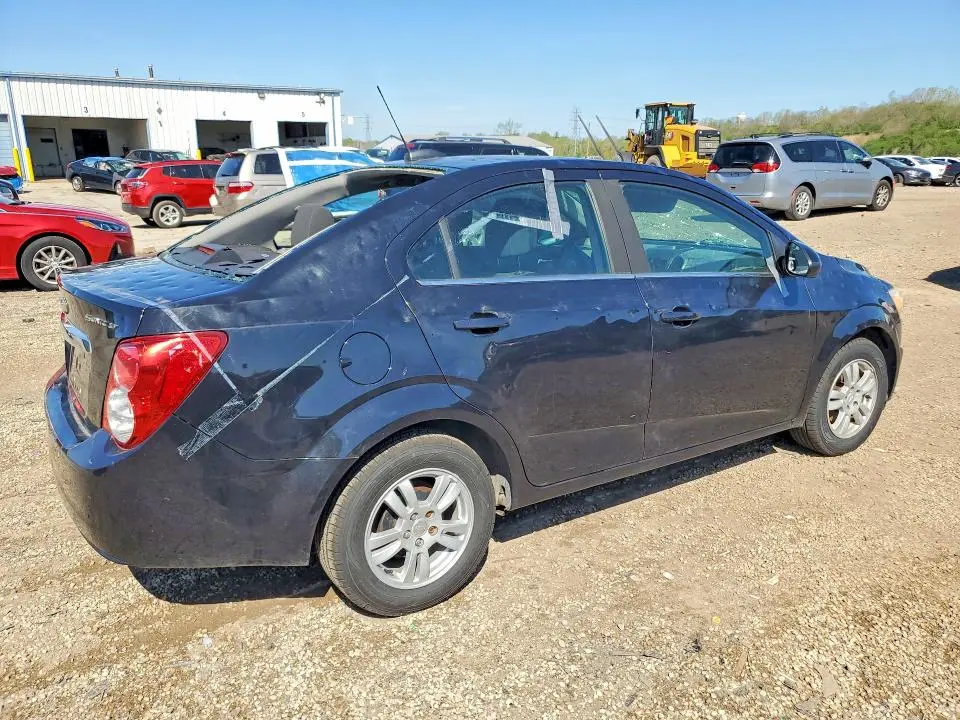 2015 CHEVROLET SONIC LT  