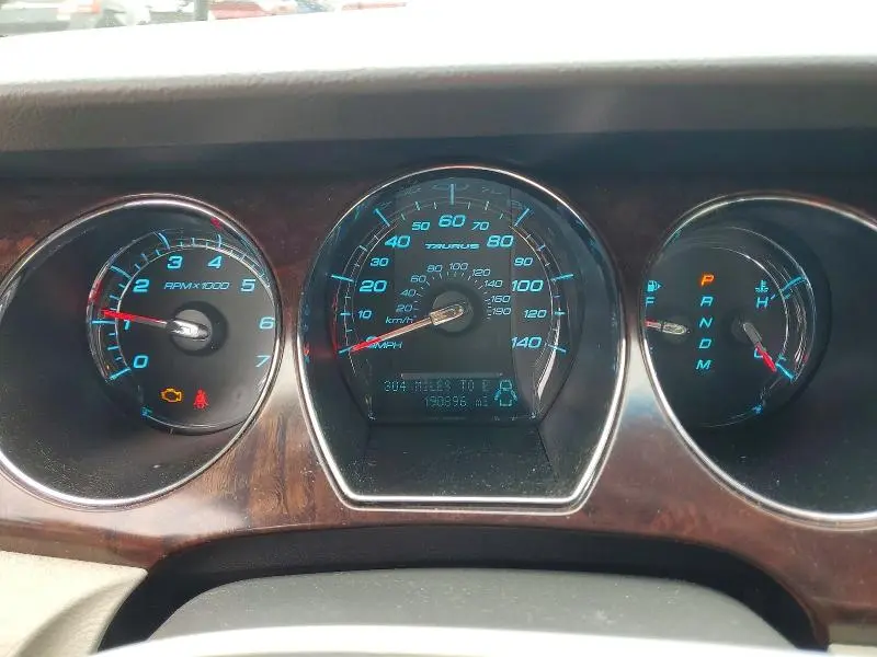 2010 FORD TAURUS SEL  