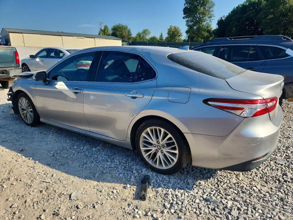 2019 TOYOTA CAMRY XLE  