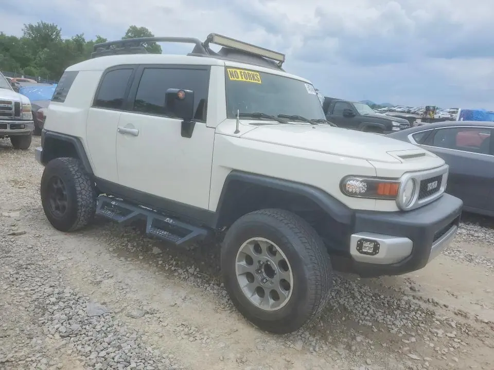 2011 TOYOTA FJ CRUISER BASE  