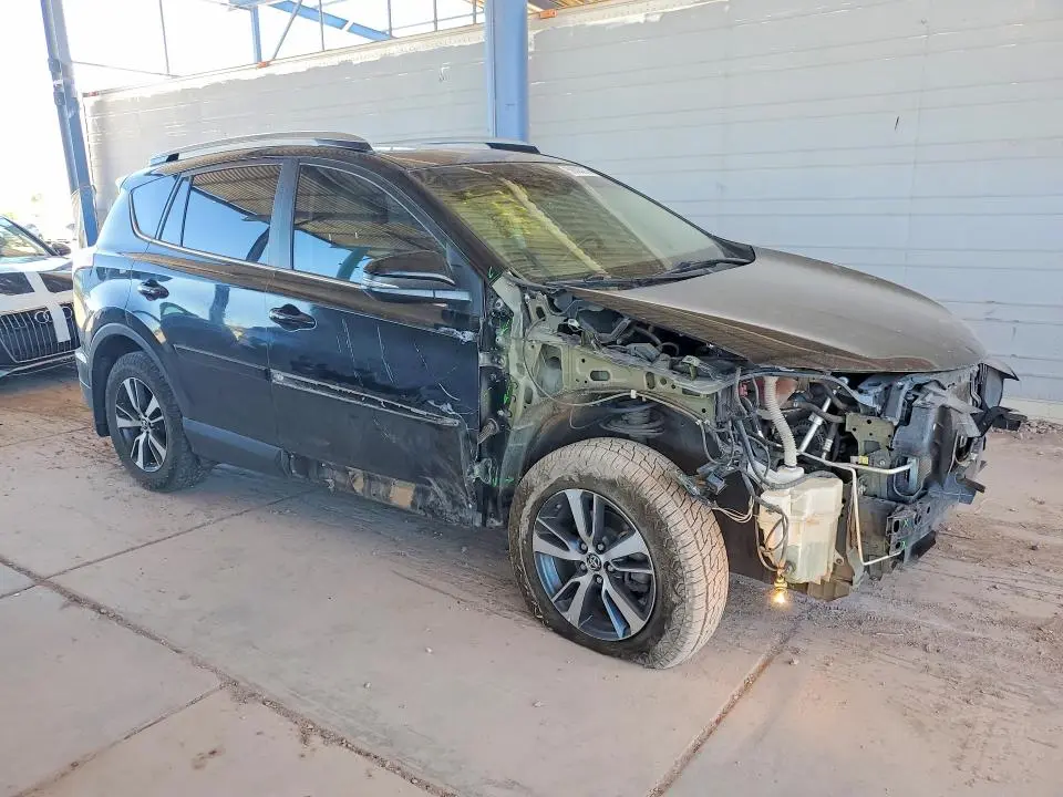 2017 TOYOTA RAV4 XLE  