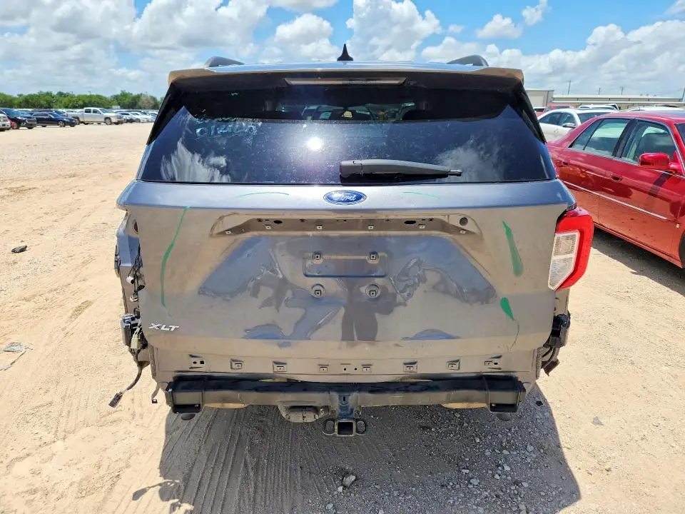 2022 FORD EXPLORER XLT  