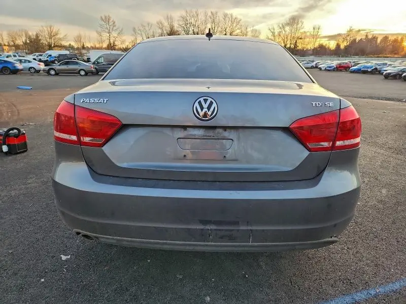 2014 VOLKSWAGEN PASSAT SE  