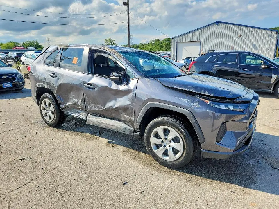 2022 TOYOTA RAV4 LE  