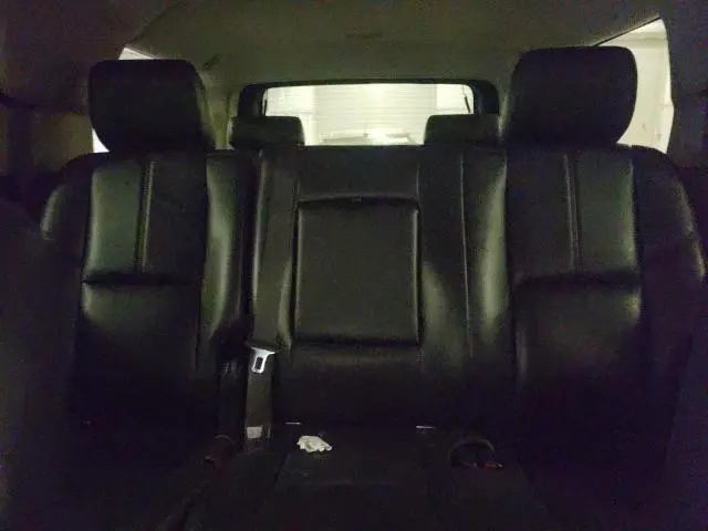 2011 CHEVROLET SUBURBAN K1500 LT  