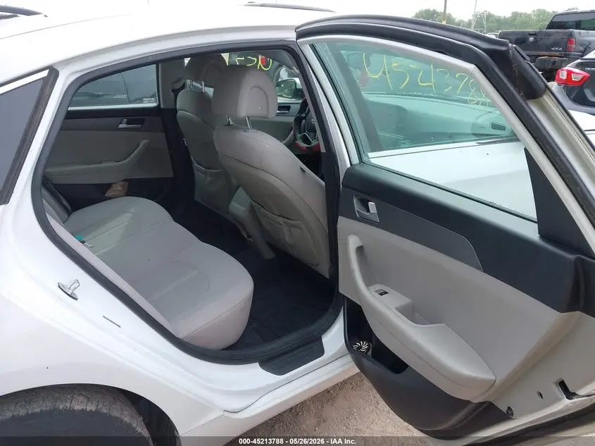 2016 HYUNDAI SONATA SE