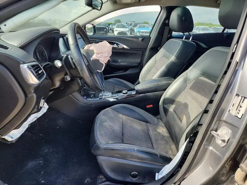 2019 INFINITI QX30 LUXE  