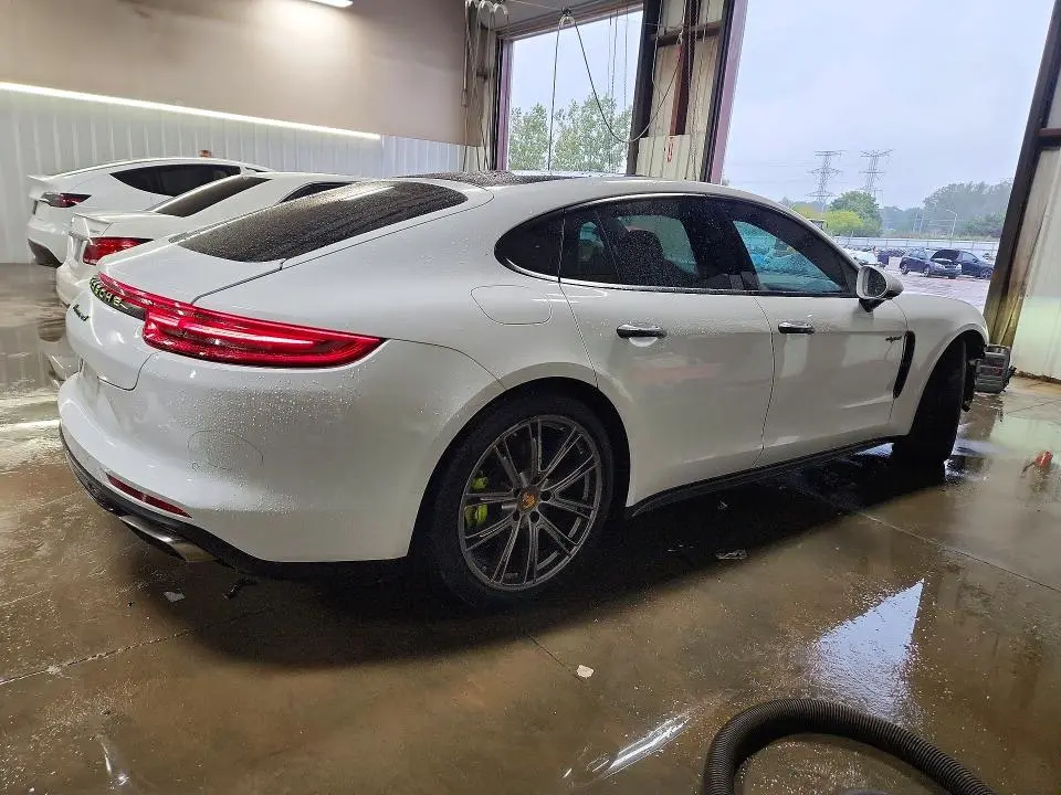 2020 PORSCHE PANAMERA 4 E-HYBRID  