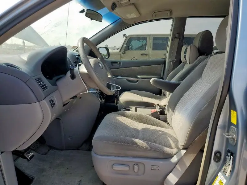 2010 TOYOTA SIENNA LE  