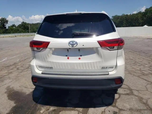 2018 TOYOTA HIGHLANDER SE  