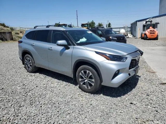 2024 TOYOTA HIGHLANDER LE  