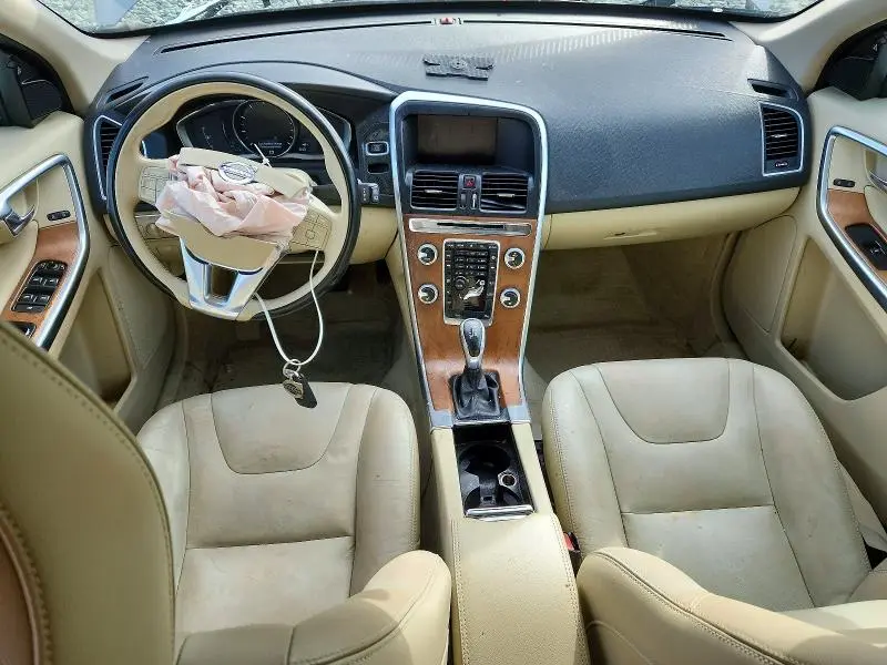 2016 VOLVO XC60 T5 PREMIER  