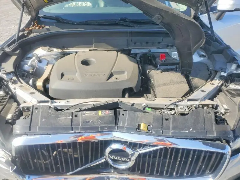 2021 VOLVO XC60 T5 MOMENTUM  