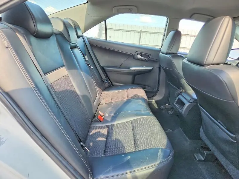 2012 TOYOTA CAMRY SE  