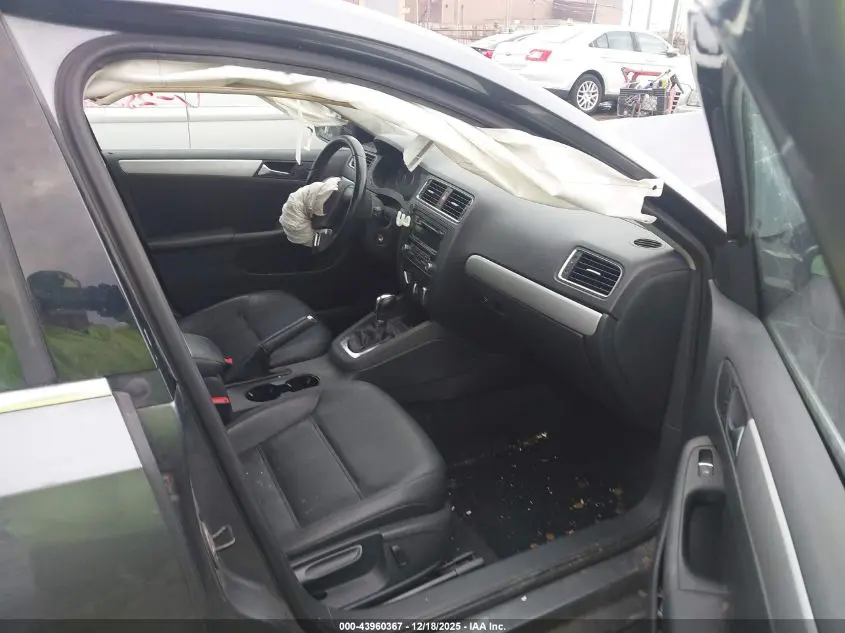 2013 VOLKSWAGEN JETTA 2.5L SE