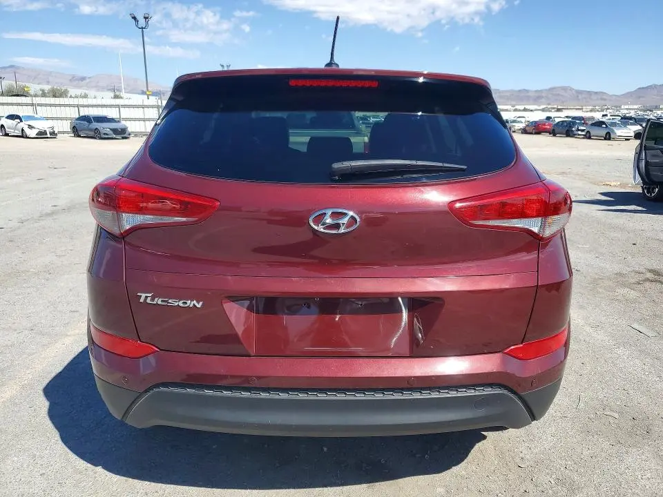 2017 HYUNDAI TUCSON SE  