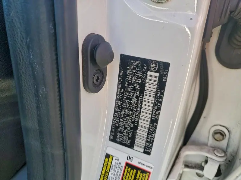 2019 TOYOTA CAMRY LE  