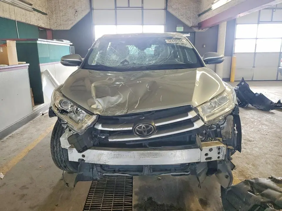 2017 TOYOTA HIGHLANDER XLE  